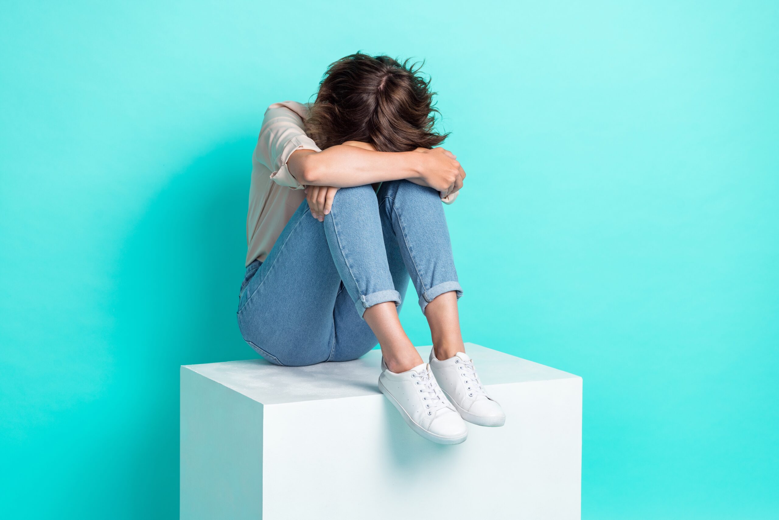 Darstellung einer traurigen Frau bei postoperativer Depression